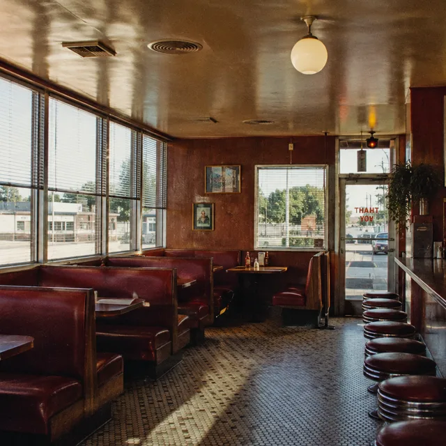 英字看板のダイナー
